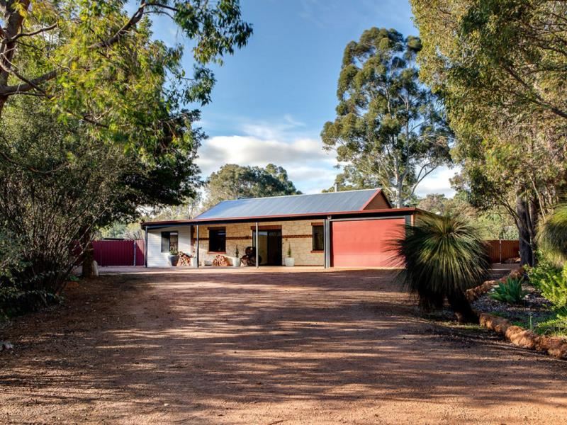 38 Raeburn Road, Roleystone WA 6111