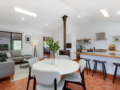38 Raeburn Road, Roleystone WA 6111