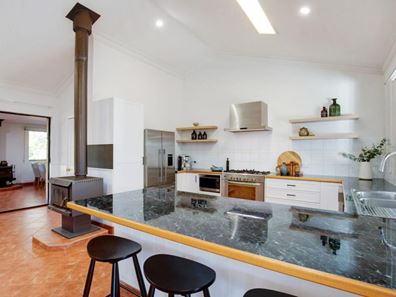 38 Raeburn Road, Roleystone WA 6111
