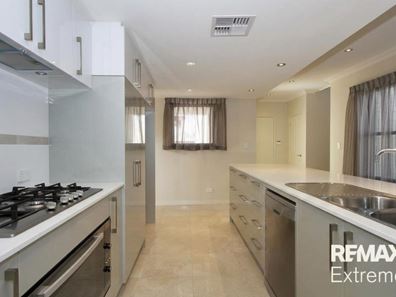 4/49 Discovery Circuit, Iluka WA 6028