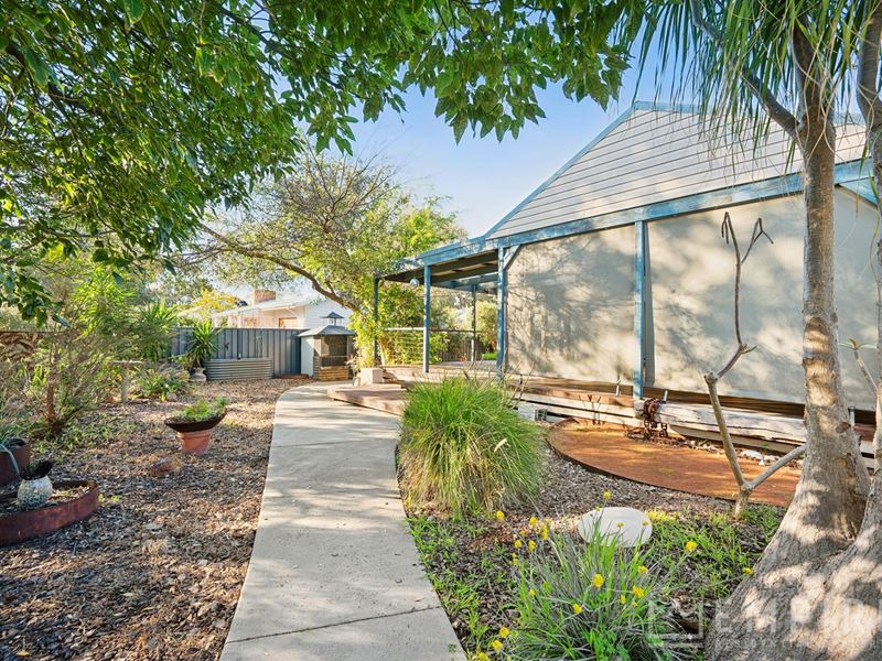 31 Chadwick Street, Hilton WA 6163