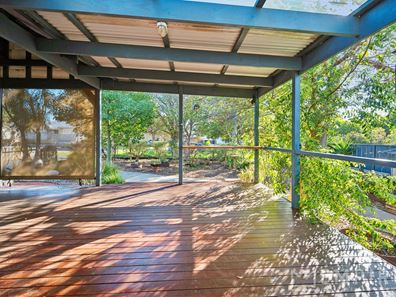 31 Chadwick Street, Hilton WA 6163