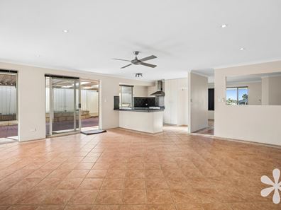 23 Muntries Place, Halls Head WA 6210