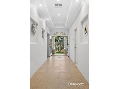 21 Lindisfarne Way, Balcatta WA 6021
