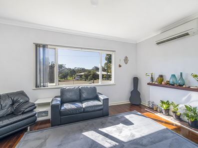 25 George  Street, York WA 6302