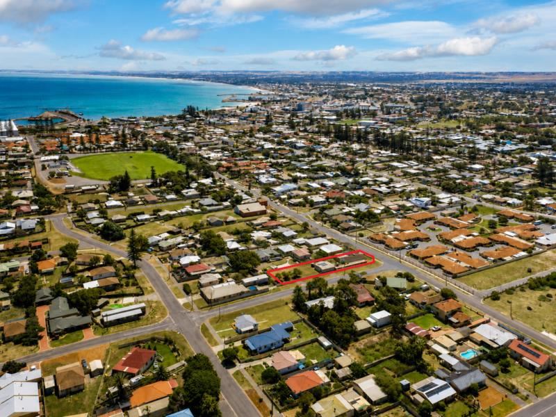 104 Francis Street, Beachlands WA 6530