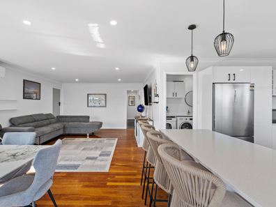15 Woolah Place, South Yunderup WA 6208