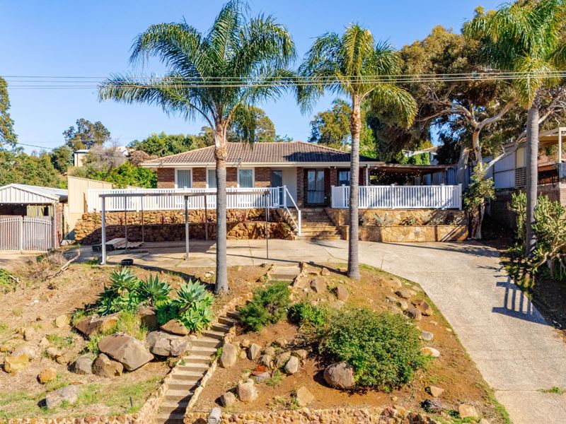 11 Barranduna Drive, Mount Nasura WA 6112