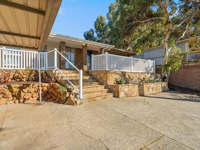 11 Barranduna Drive, Mount Nasura WA 6112