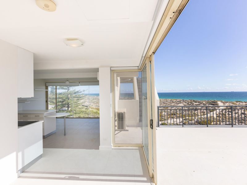 18/287 West Coast Highway, Scarborough