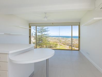 18/287 West Coast Highway, Scarborough WA 6019