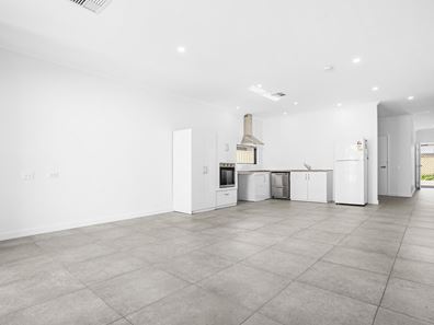 8C Stanmore Ct, Lynwood WA 6147