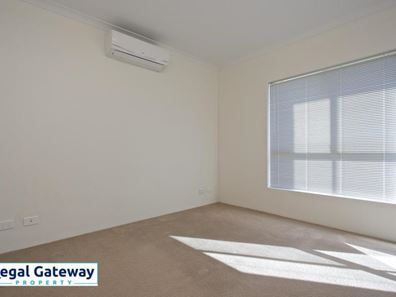 1 Serventy Crescent, Hammond Park WA 6164