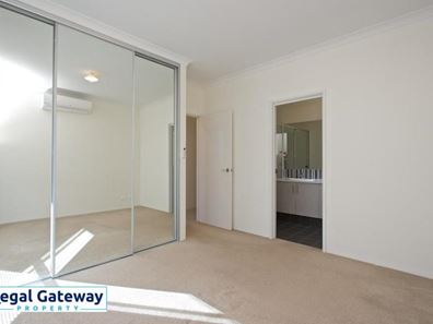 1 Serventy Crescent, Hammond Park WA 6164