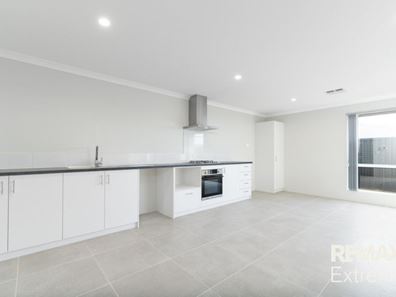 13 Glimmer Road, Eglinton WA 6034