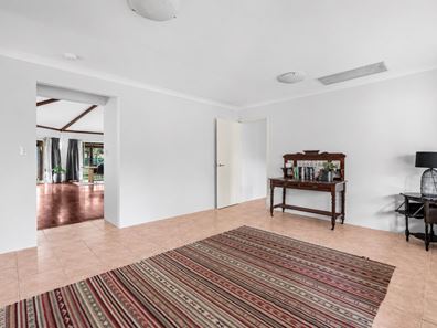 10 Crana Place, Karawara WA 6152