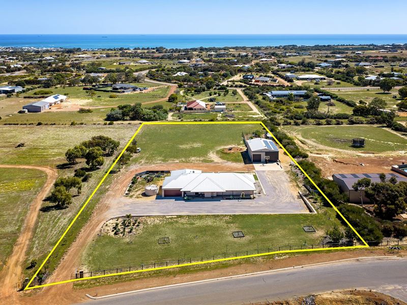 302 Eliza Shaw Drive, White Peak WA 6532
