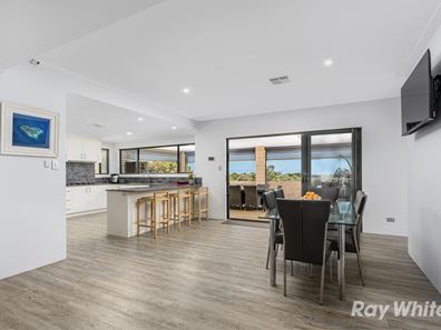 302 Eliza Shaw Drive, White Peak WA 6532