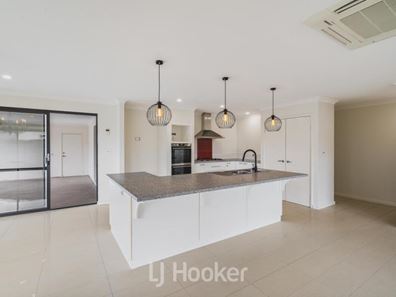 36 Provincia Parade, Yalyalup WA 6280