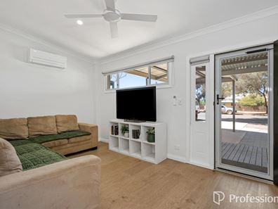 32 Campbell Street, Lamington WA 6430
