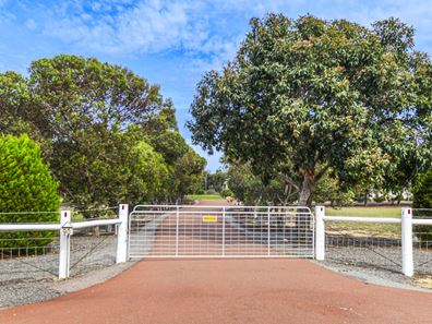 90 Tamarisk Drive, Gabbadah WA 6041
