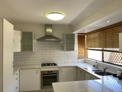 15 Maitland Place, Thornlie WA 6108