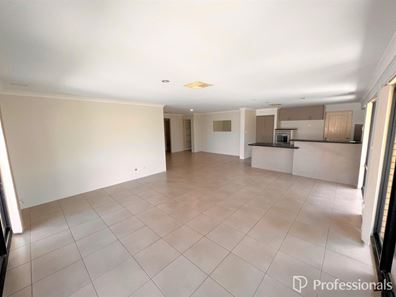 10 Coral Tree Court, Thornlie WA 6108