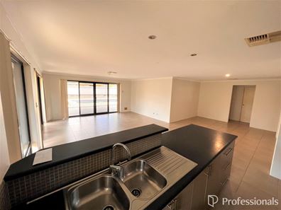 10 Coral Tree Court, Thornlie WA 6108