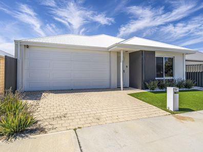 39 Alverstone Boulevard, Lakelands WA 6180