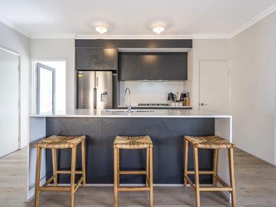 39 Alverstone Boulevard, Lakelands WA 6180