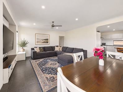 11 Terracina Parkway, Piara Waters WA 6112