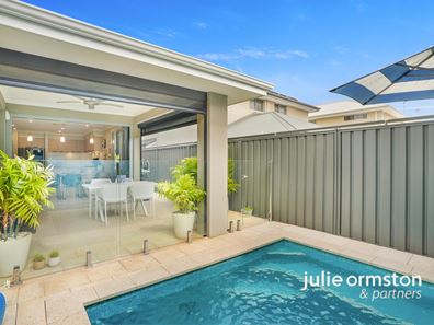 9 Cosimo Drive, Woodvale WA 6026