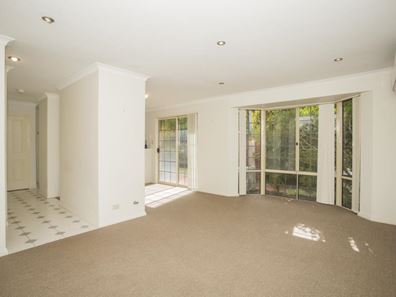 8/17 Hayes Avenue, Yokine WA 6060
