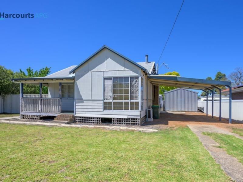 6 Mary Street, Collie WA 6225