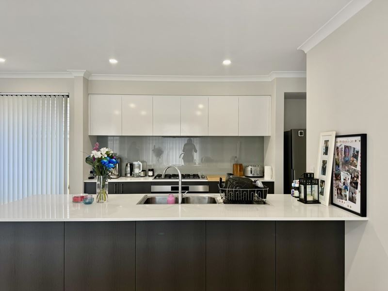 12 Canberra Avenue, Landsdale WA 6065