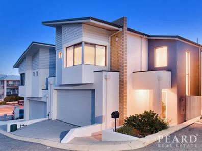 2/14 Pearl Parade, Scarborough WA 6019