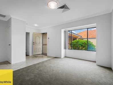 8/1 Ravenswood Drive, Nollamara WA 6061