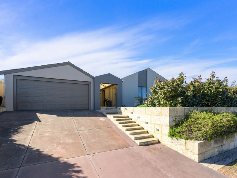 11 The Crest, Woodvale WA 6026