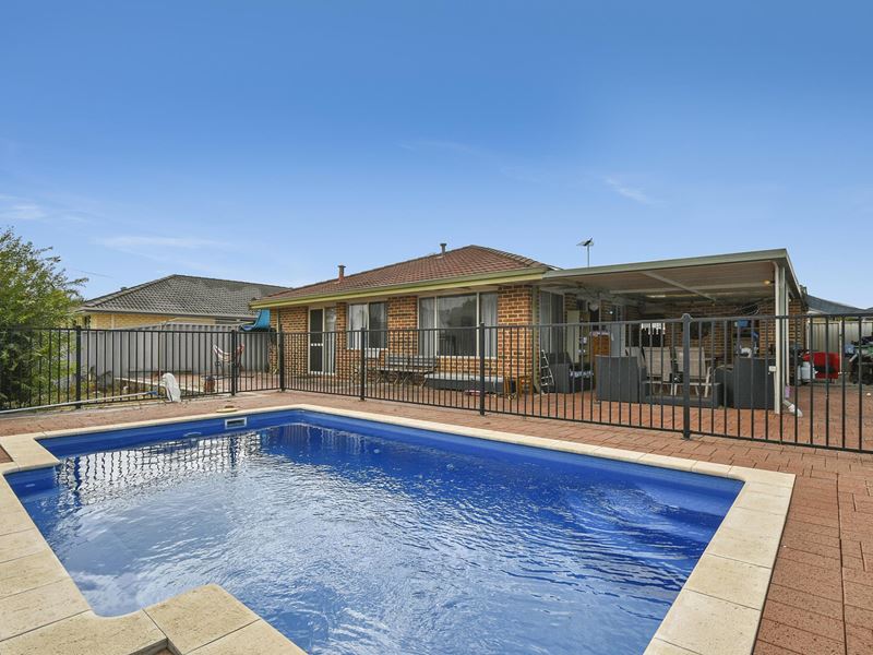 6 Nevis Court, Caversham