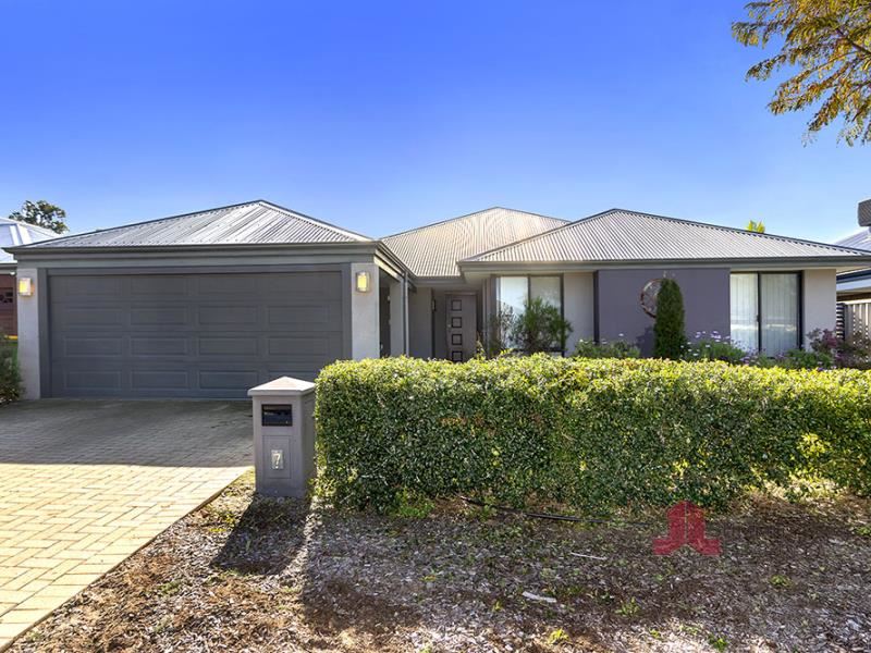 7 Murtin Road, Dalyellup WA 6230