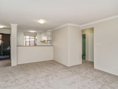 60/39 Elizabeth Street, Cloverdale WA 6105