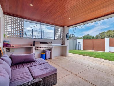 31 Placid Bend, South Yunderup WA 6208