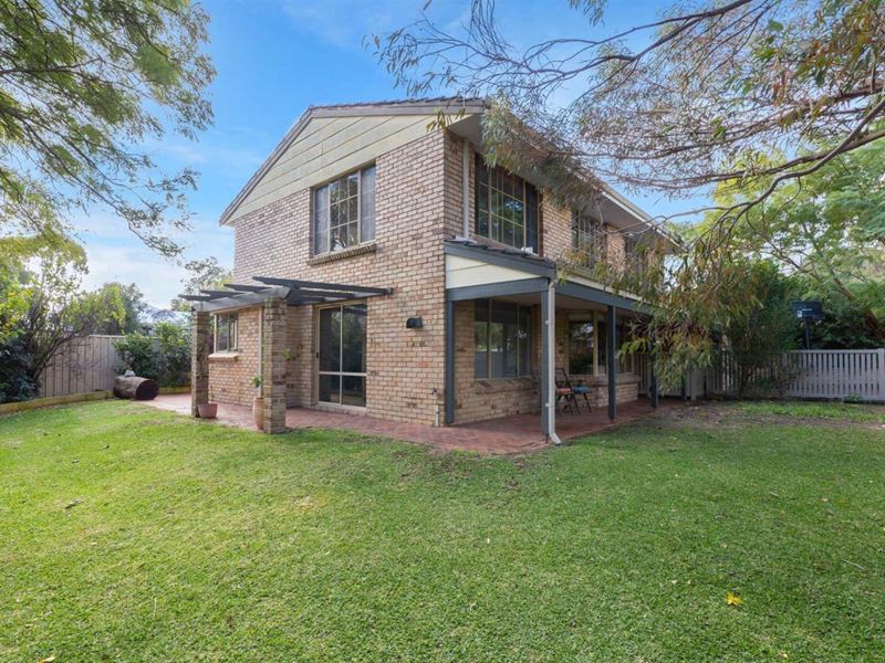 32 Dunrossil Street, Wembley Downs