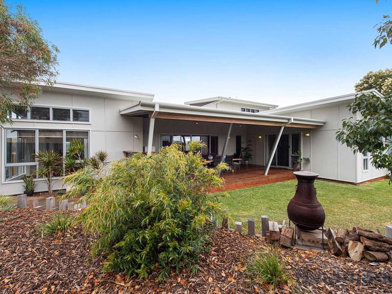 4 Flinton Court, Halls Head WA 6210