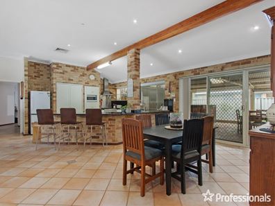 18 Huxtable Terrace, Baldivis WA 6171