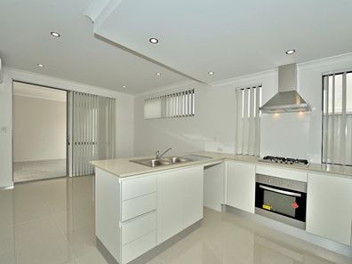1/52 Morfitt Street, Mandurah WA 6210