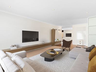 27 Dulegal Way, Aveley WA 6069