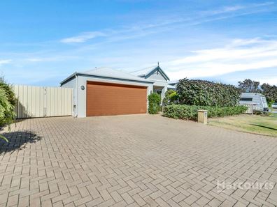 7 Sharperton Meander, Dudley Park WA 6210