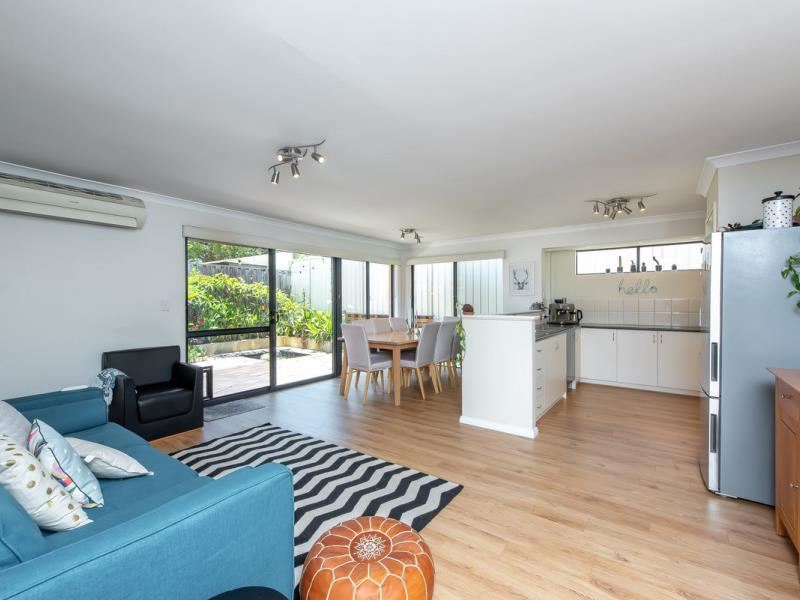 7 Delcomyn Place, Craigie
