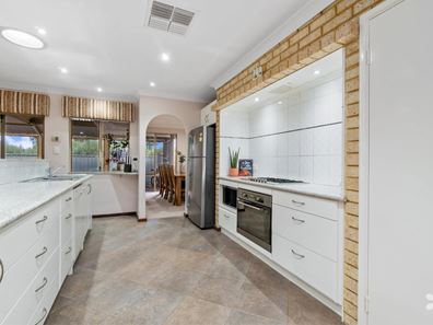 1 Leigh Close, Willetton WA 6155